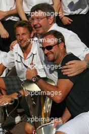 24.05.2009 Monte Carlo, Monaco,  Jenson Button (GBR), Brawn GP, Ross Brawn (GBR) Team Principal, Brawn GP and Rubens Barrichello (BRA), Brawn GP  - Formula 1 World Championship, Rd 6, Monaco Grand Prix, Sunday Podium