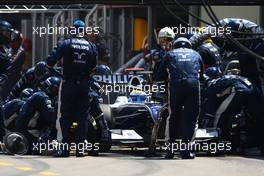 24.05.2009 Monte Carlo, Monaco,  Pitstop of Nico Rosberg (GER), Williams F1 Team, FW31 - Formula 1 World Championship, Rd 6, Monaco Grand Prix, Sunday Race