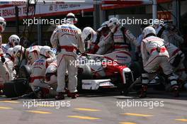 24.05.2009 Monte Carlo, Monaco,  Jarno Trulli (ITA), Toyota Racing pit stop - Formula 1 World Championship, Rd 6, Monaco Grand Prix, Sunday Race