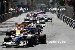 24.05.2009 Monte Carlo, Monaco,  Kazuki Nakajima (JPN), Williams F1 Team, FW31 leads Nelson Piquet Jr (BRA), Renault F1 Team, R29 - Formula 1 World Championship, Rd 6, Monaco Grand Prix, Sunday Race