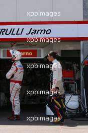 24.05.2009 Monte Carlo, Monaco,  Sébastien Buemi (SUI), Scuderia Toro Rosso returning to the pits - Formula 1 World Championship, Rd 6, Monaco Grand Prix, Sunday Race