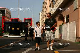 23.05.2009 Monte Carlo, Monaco,  Rubens Barrichello (BRA), Brawn GP and his son - Formula 1 World Championship, Rd 6, Monaco Grand Prix, Saturday