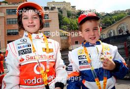 23.05.2009 Monte Carlo, Monaco,  Young fans of the  McLaren Mercedes and the Renault F1 Team - Formula 1 World Championship, Rd 6, Monaco Grand Prix, Saturday
