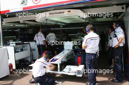 23.05.2009 Monte Carlo, Monaco,  Nick Heidfeld (GER), BMW Sauber F1 Team, Pitlane, Box, Garage - Formula 1 World Championship, Rd 6, Monaco Grand Prix, Saturday Practice
