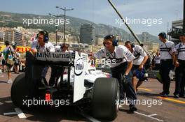 23.05.2009 Monte Carlo, Monaco,  Robert Kubica (POL), BMW Sauber F1 Team, Pitlane, Box, Garage - Formula 1 World Championship, Rd 6, Monaco Grand Prix, Saturday Practice