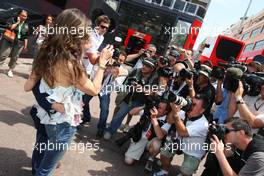 24.05.2009 Monte Carlo, Monaco,  Jean Todt (FRA), Scuderia Ferrari, Ferrari CEO with his wife, girlfriend photographed - Formula 1 World Championship, Rd 6, Monaco Grand Prix, Sunday