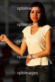 03.04.2009 Kuala Lumpur, Malaysia,  Grid girl practice - Formula 1 World Championship, Rd 2, Malaysian Grand Prix, Friday