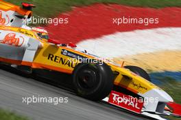 03.04.2009 Kuala Lumpur, Malaysia,  Fernando Alonso (ESP), Renault F1 Team - Formula 1 World Championship, Rd 2, Malaysian Grand Prix, Friday Practice