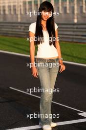 03.04.2009 Kuala Lumpur, Malaysia,  Grid girl practice - Formula 1 World Championship, Rd 2, Malaysian Grand Prix, Friday