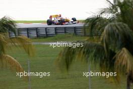 03.04.2009 Kuala Lumpur, Malaysia,  Fernando Alonso (ESP), Renault F1 Team  - Formula 1 World Championship, Rd 2, Malaysian Grand Prix, Friday Practice