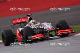 03.04.2009 Kuala Lumpur, Malaysia,  Lewis Hamilton (GBR), McLaren Mercedes  - Formula 1 World Championship, Rd 2, Malaysian Grand Prix, Friday Practice