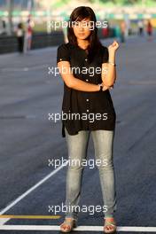 03.04.2009 Kuala Lumpur, Malaysia,  Grid girl practice - Formula 1 World Championship, Rd 2, Malaysian Grand Prix, Friday