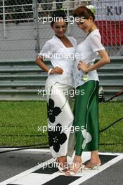 05.04.2009 Kuala Lumpur, Malaysia,  Grid girl - Formula 1 World Championship, Rd 2, Malaysian Grand Prix, Sunday Grid Girl