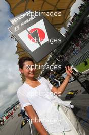 05.04.2009 Kuala Lumpur, Malaysia,  Grid girl - Formula 1 World Championship, Rd 2, Malaysian Grand Prix, Sunday Grid Girl