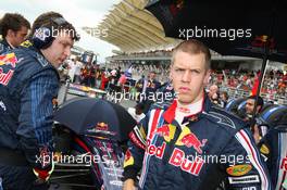 05.04.2009 Kuala Lumpur, Malaysia,  Sebastian Vettel (GER), Red Bull Racing - Formula 1 World Championship, Rd 2, Malaysian Grand Prix, Sunday Pre-Race Grid