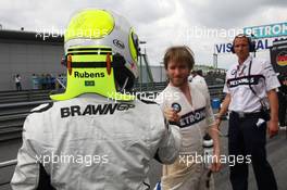 05.04.2009 Kuala Lumpur, Malaysia,  Rubens Barrichello (BRA), Brawn GP and Nick Heidfeld (GER), BMW Sauber F1 Team - Formula 1 World Championship, Rd 2, Malaysian Grand Prix, Sunday Pre-Race Grid