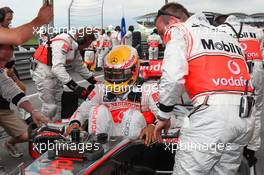 05.04.2009 Kuala Lumpur, Malaysia,  Lewis Hamilton (GBR), McLaren Mercedes - Formula 1 World Championship, Rd 2, Malaysian Grand Prix, Sunday Pre-Race Grid