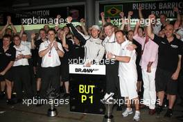 05.04.2009 Kuala Lumpur, Malaysia,  Jenson Button (GBR), Brawn GP, Ross Brawn (GBR) Brawn GP Team Principal, Rubens Barrichello (BRA), Brawn GP - Formula 1 World Championship, Rd 2, Malaysian Grand Prix, Sunday Podium