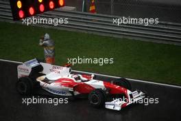 05.04.2009 Kuala Lumpur, Malaysia,  Jarno Trulli (ITA), Toyota Racing, on the reformed grid, after the race was red flagged due to rain - Formula 1 World Championship, Rd 2, Malaysian Grand Prix, Sunday Race