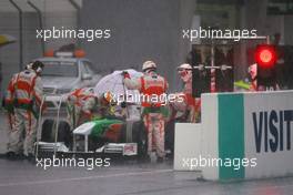 05.04.2009 Kuala Lumpur, Malaysia,  Red flag, Adrian Sutil (GER), Force India F1 Team  - Formula 1 World Championship, Rd 2, Malaysian Grand Prix, Sunday Race