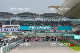 05.04.2009 Kuala Lumpur, Malaysia,  Grid - Formula 1 World Championship, Rd 2, Malaysian Grand Prix, Sunday Race