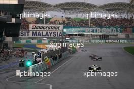 05.04.2009 Kuala Lumpur, Malaysia,  Rubens Barrichello (BRA), Brawn GP  - Formula 1 World Championship, Rd 2, Malaysian Grand Prix, Sunday Race