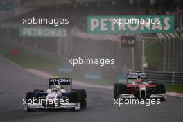 05.04.2009 Kuala Lumpur, Malaysia,  Nick Heidfeld (GER), BMW Sauber F1 Team and Timo Glock (GER), Toyota F1 Team  - Formula 1 World Championship, Rd 2, Malaysian Grand Prix, Sunday Race