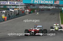 05.04.2009 Kuala Lumpur, Malaysia,  Jarno Trulli (ITA), Toyota Racing and Jenson Button (GBR), Brawn GP - Formula 1 World Championship, Rd 2, Malaysian Grand Prix, Sunday Race