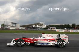 04.04.2009 Kuala Lumpur, Malaysia,  Jarno Trulli (ITA), Toyota F1 Team  - Formula 1 World Championship, Rd 2, Malaysian Grand Prix, Saturday Qualifying