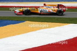 04.04.2009 Kuala Lumpur, Malaysia,  Fernando Alonso (ESP), Renault F1 Team, R29 - Formula 1 World Championship, Rd 2, Malaysian Grand Prix, Saturday Practice