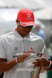 04.04.2009 Kuala Lumpur, Malaysia,  Lewis Hamilton (GBR), McLaren Mercedes - Formula 1 World Championship, Rd 2, Malaysian Grand Prix, Saturday