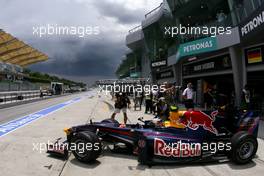 04.04.2009 Kuala Lumpur, Malaysia,  Sebastian Vettel (GER), Red Bull Racing  - Formula 1 World Championship, Rd 2, Malaysian Grand Prix, Saturday Practice