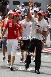 05.04.2009 Kuala Lumpur, Malaysia,  Felipe Massa (BRA), Scuderia Ferrari, Lewis Hamilton (GBR), McLaren Mercedes - Formula 1 World Championship, Rd 2, Malaysian Grand Prix, Sunday