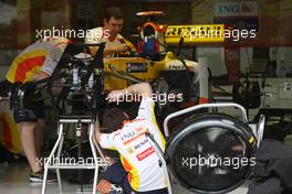 02.04.2009 Kuala Lumpur, Malaysia,  Renault F1 Team  - Formula 1 World Championship, Rd 2, Malaysian Grand Prix, Thursday