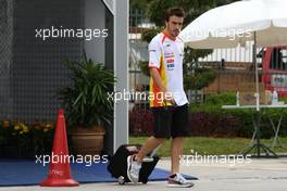 02.04.2009 Kuala Lumpur, Malaysia,  Fernando Alonso (ESP), Renault F1 Team  - Formula 1 World Championship, Rd 2, Malaysian Grand Prix, Thursday