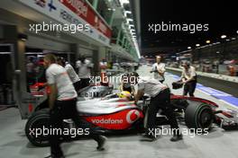 25.09.2009 Singapore, Singapore,  Lewis Hamilton (GBR), McLaren Mercedes - Formula 1 World Championship, Rd 14, Singapore Grand Prix, Friday Practice