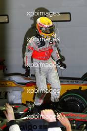 27.09.2009 Singapore, Singapore,  Lewis Hamilton (GBR), McLaren Mercedes - Formula 1 World Championship, Rd 14, Singapore Grand Prix, Sunday Podium