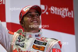 27.09.2009 Singapore, Singapore,  Lewis Hamilton (GBR), McLaren Mercedes  - Formula 1 World Championship, Rd 14, Singapore Grand Prix, Sunday Podium