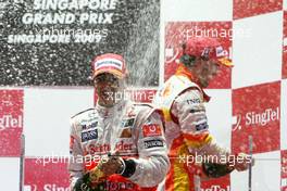 27.09.2009 Singapore, Singapore,  Lewis Hamilton (GBR), McLaren Mercedes - Formula 1 World Championship, Rd 14, Singapore Grand Prix, Sunday Podium