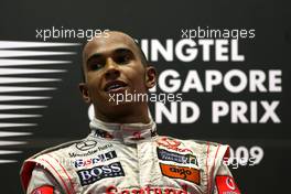 27.09.2009 Singapore, Singapore,  Lewis Hamilton (GBR), McLaren Mercedes  - Formula 1 World Championship, Rd 14, Singapore Grand Prix, Sunday Podium