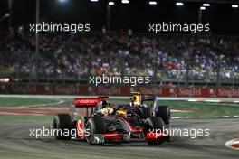 27.09.2009 Singapore, Singapore,  Lewis Hamilton (GBR), McLaren Mercedes, Sebastian Vettel (GER), Red Bull Racing - Formula 1 World Championship, Rd 14, Singapore Grand Prix, Sunday Race