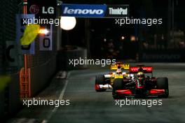 27.09.2009 Singapore, Singapore,  Lewis Hamilton (GBR), McLaren Mercedes  - Formula 1 World Championship, Rd 14, Singapore Grand Prix, Sunday Race