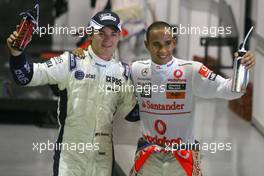 26.09.2009 Singapore, Singapore,  Nico Rosberg (GER), Williams F1 Team, Lewis Hamilton (GBR), McLaren Mercedes - Formula 1 World Championship, Rd 14, Singapore Grand Prix, Saturday Qualifying