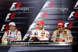 27.09.2009 Singapore, Singapore,  Timo Glock (GER), Toyota F1 Team, Lewis Hamilton (GBR), McLaren Mercedes, Fernando Alonso (ESP), Renault F1 Team - Formula 1 World Championship, Rd 14, Singapore Grand Prix, Sunday Press Conference