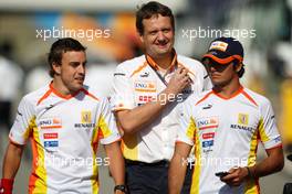 05.06.2009 Istanbul, Turkey,  Fernando Alonso (ESP), Renault F1 Team, Nelson Piquet Jr (BRA), Renault F1 Team - Formula 1 World Championship, Rd 7, Turkish Grand Prix, Friday