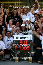 07.06.2009 Istanbul, Turkey,  Jenson Button (GBR), Brawn GP celebrates with the team - Formula 1 World Championship, Rd 7, Turkish Grand Prix, Sunday Podium