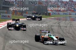 07.06.2009 Istanbul, Turkey,  Giancarlo Fisichella (ITA), Force India F1 Team, VJM-02, VJM02, VJM 02leads Sébastien Buemi (SUI), Scuderia Toro Rosso - Formula 1 World Championship, Rd 7, Turkish Grand Prix, Sunday Race