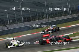 07.06.2009 Istanbul, Turkey,  Heikki Kovalainen (FIN), McLaren Mercedes and Rubens Barrichello (BRA), Brawn GP  - Formula 1 World Championship, Rd 7, Turkish Grand Prix, Sunday Race
