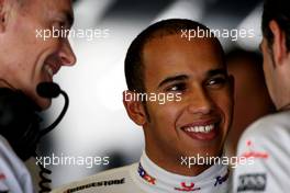 30.10.2009 Abu Dhabi, United Arab Emirates,  Martin Whitmarsh (GBR), McLaren, Chief Executive Officer, Lewis Hamilton (GBR), McLaren Mercedes - Formula 1 World Championship, Rd 17, Abu Dhabi Grand Prix, Friday Practice