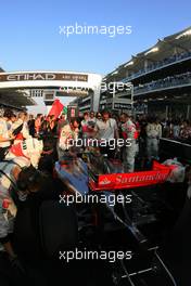 01.11.2009 Abu Dhabi, United Arab Emirates,  Lewis Hamilton (GBR), McLaren Mercedes  - Formula 1 World Championship, Rd 17, Abu Dhabi Grand Prix, Sunday Pre-Race Grid